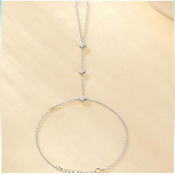 925 Sterling Silver Elegant Hand Chain Bracelet - Picture 5 of 5